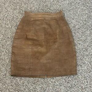 Global Identity Camel Colored Leather Skirt. Size 7/8